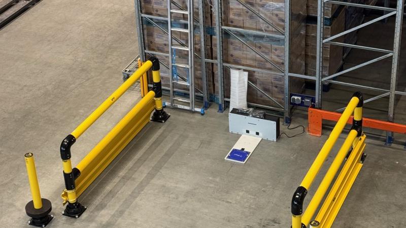 In deze afgebakende ruimte staat een vol automatische voorraadscanner.